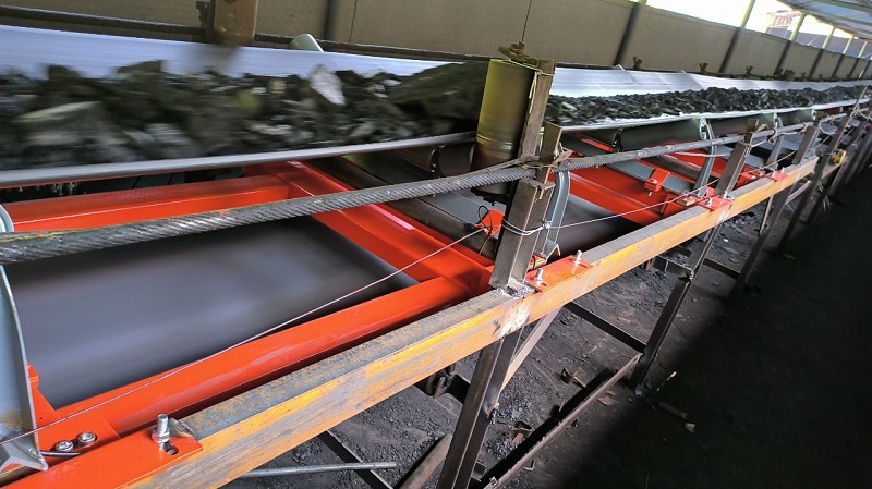 作為自動化動態(tài)稱重設(shè)備，電子皮帶秤在工業(yè)生產(chǎn)中的應(yīng)用效益